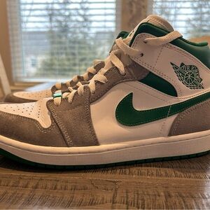 Nike Air Jordan White and Green High-Tops